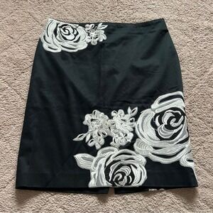 WHBM Floral Embroidered Cotton‎ Blend Pencil Skirt Women's Size 4